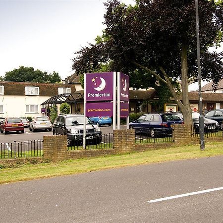 Premier Inn Gatwick Crawley Exterior photo