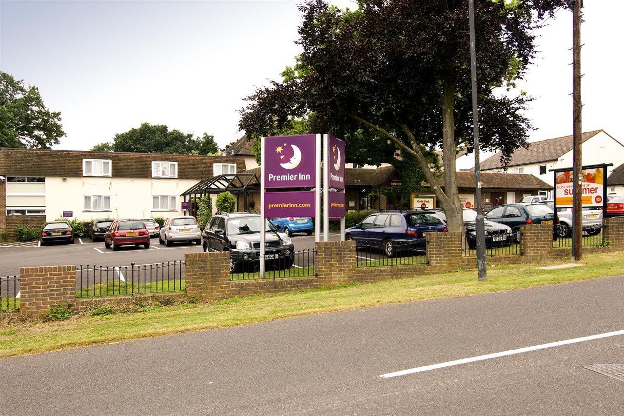 Premier Inn Gatwick Crawley Exterior photo